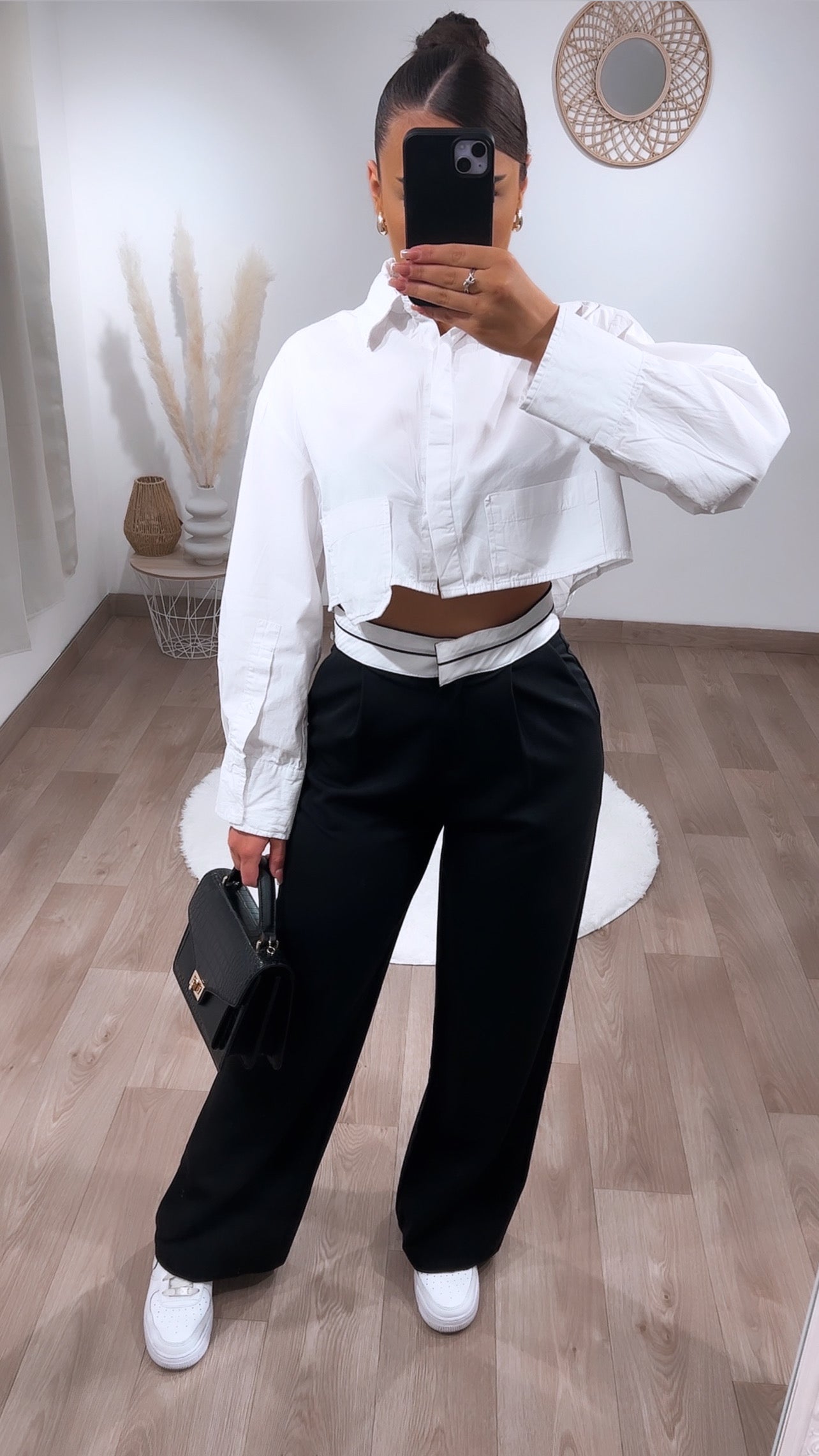 Pantalon noir avec bande blanche